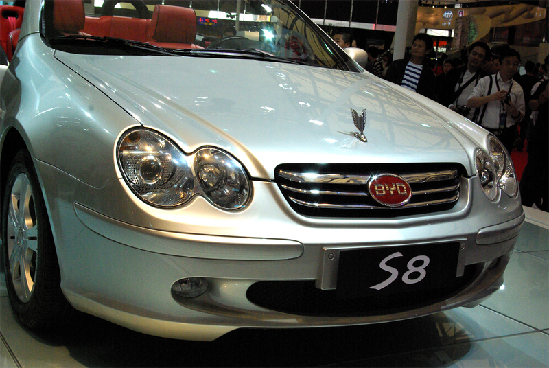 Illustration for article titled BYD B8 Convertible: Impending Doom Never Looked So Good, SL-like